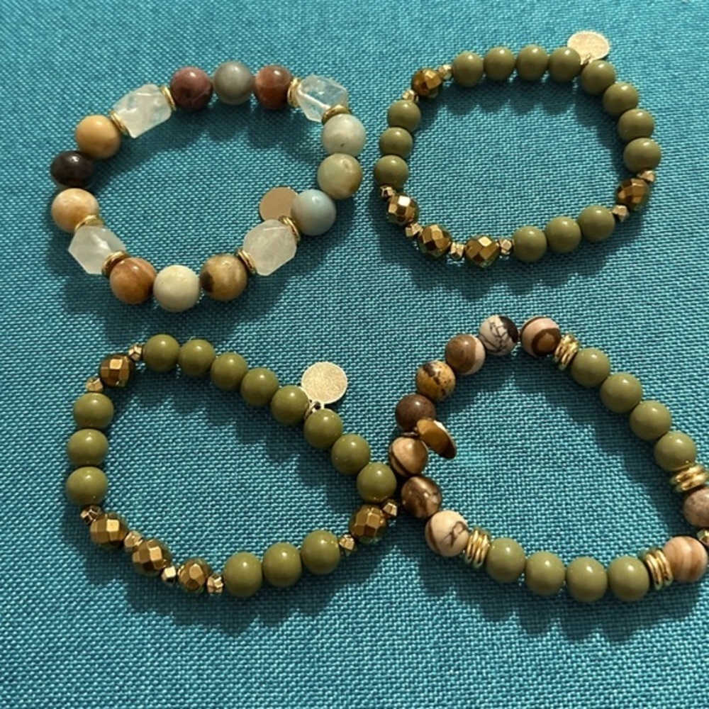 Kristalize Jewlrey bracelet stack in green accent